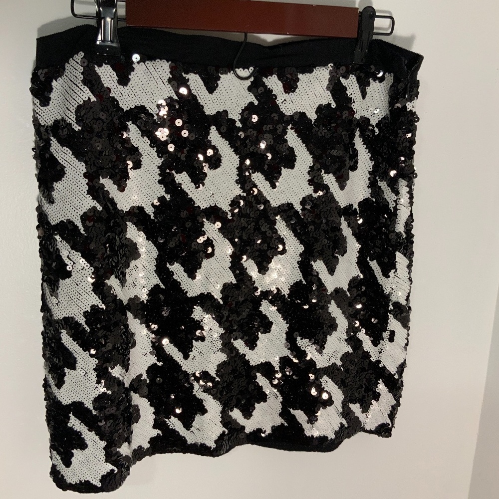 Alaniz black white skirt size xl